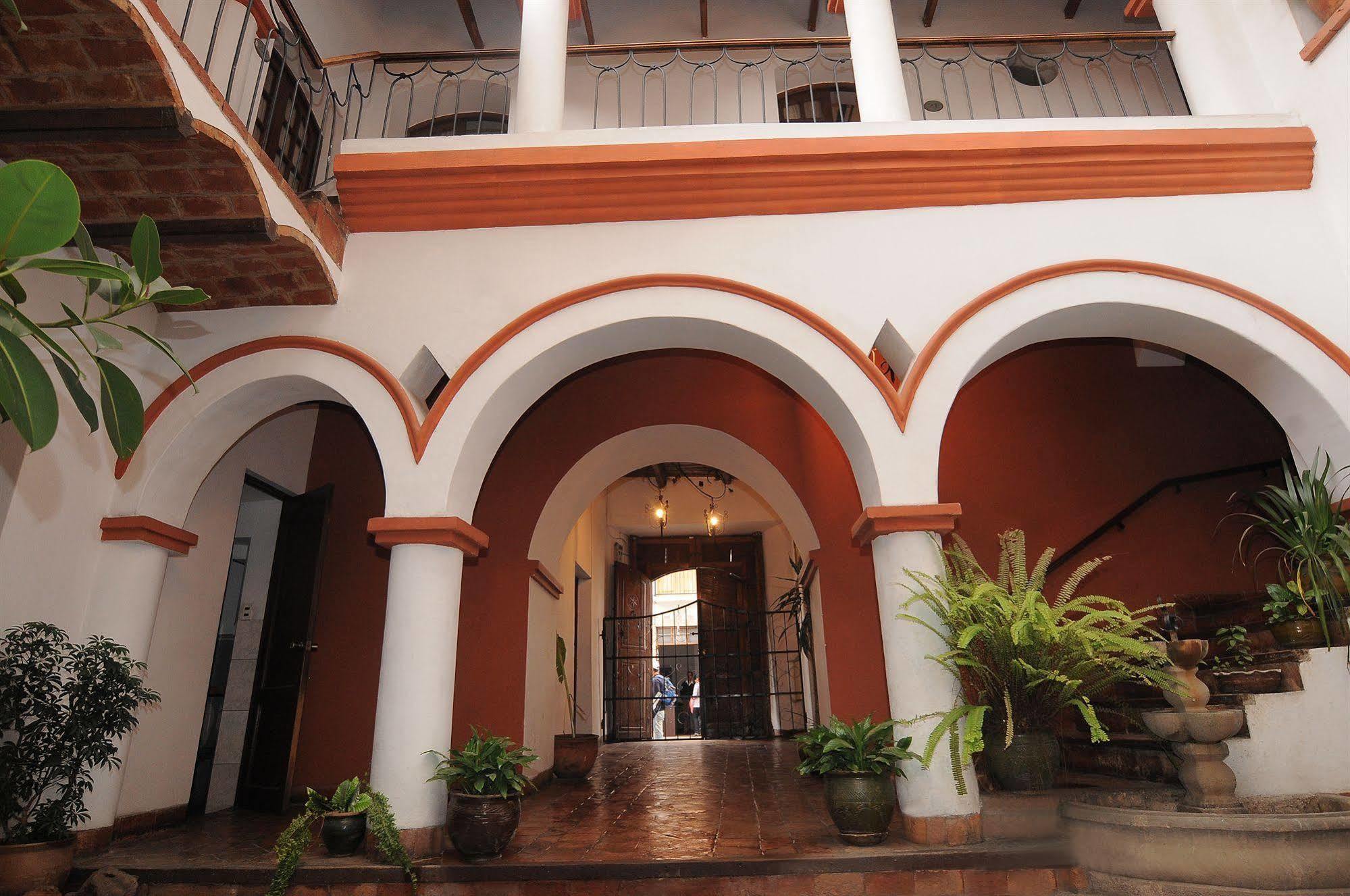 Hostal Recoleta Sur Сукре Экстерьер фото